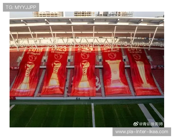 上海海港盛大召开赛季总结会庆祝三连冠荣耀四星闪耀申城